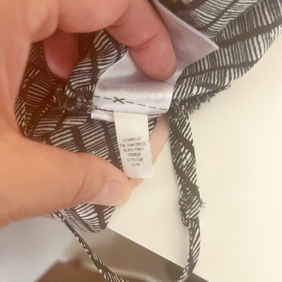 Old Navy Casual Lightweight Smocked Pleated Unlined Printed Fit & Flare Dress - Picture 12 of 13